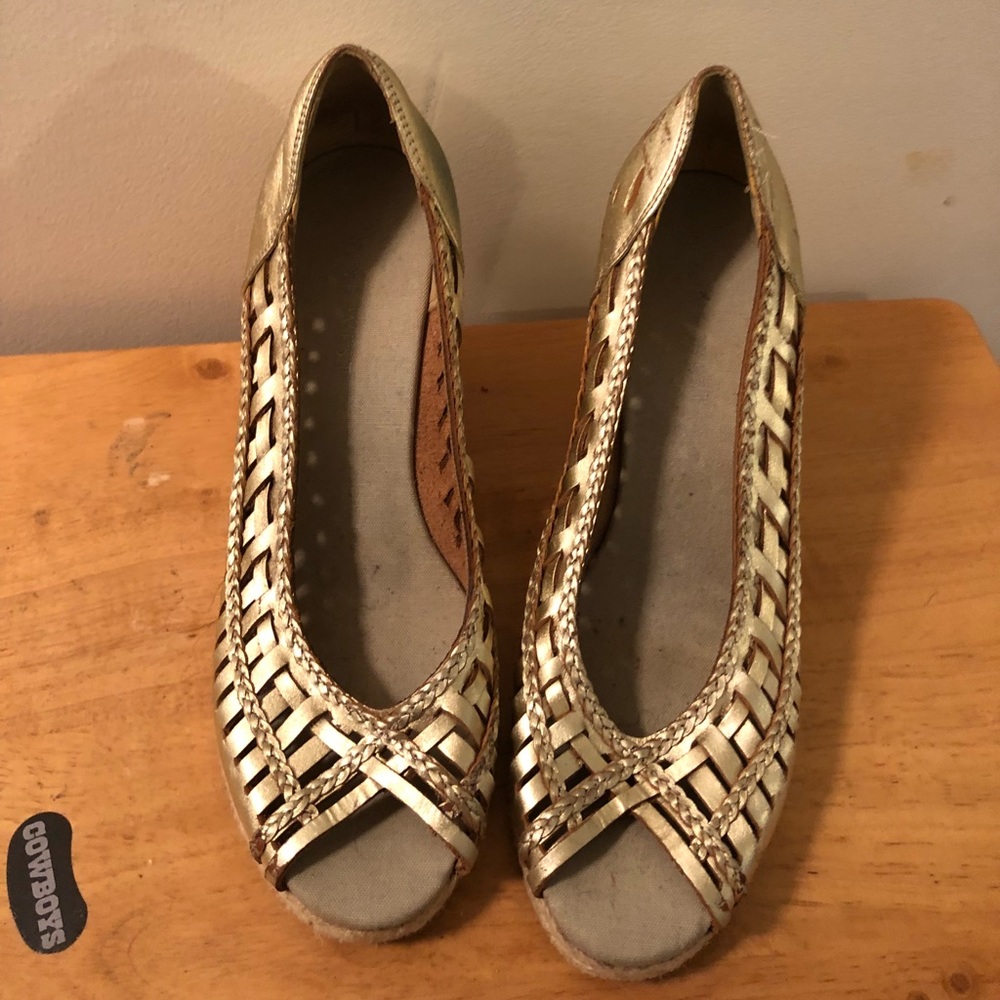 Nine West Gold Open Toe Platform Wedges